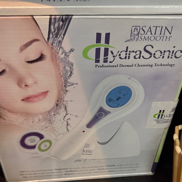 HydraSonic Dermal Cleansing Device - White